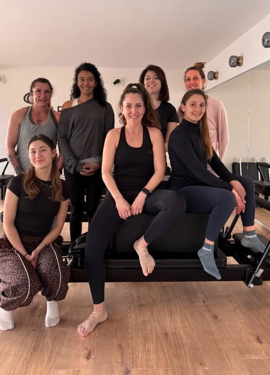 Atelier pilates en groupe avec Alizée et 6 femmes